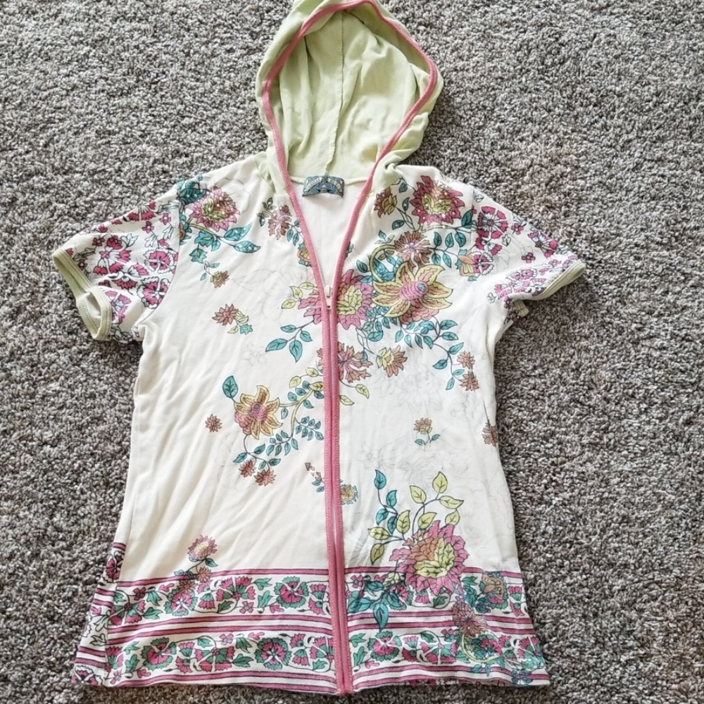 Hooded shirt